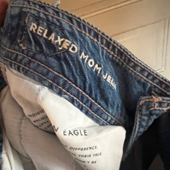 American Eagle yoke front Mom Jeans - Picture 5 of 6